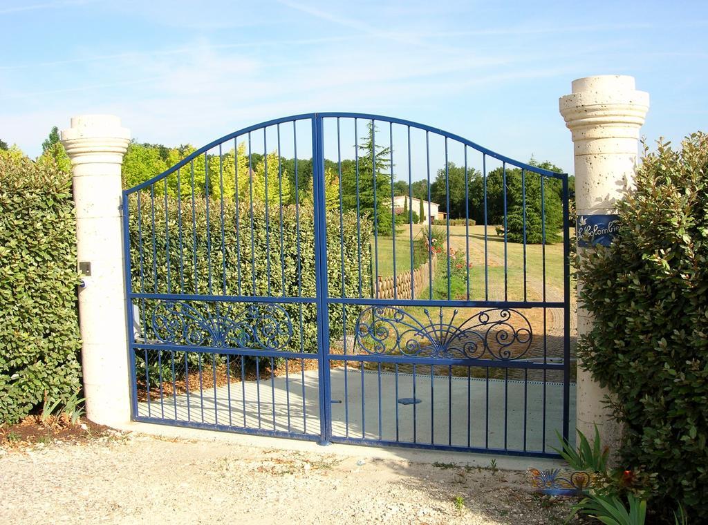 Le Colombier Bed & Breakfast Villeneuve-sur-Lot Bagian luar foto
