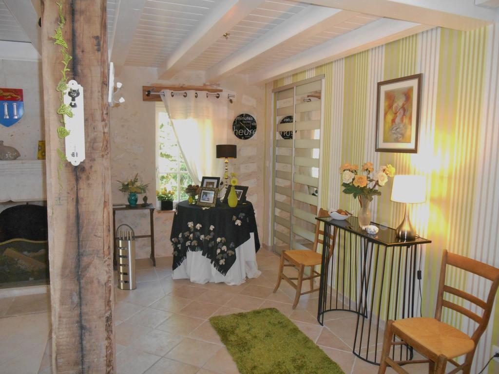 Le Colombier Bed & Breakfast Villeneuve-sur-Lot Bagian luar foto