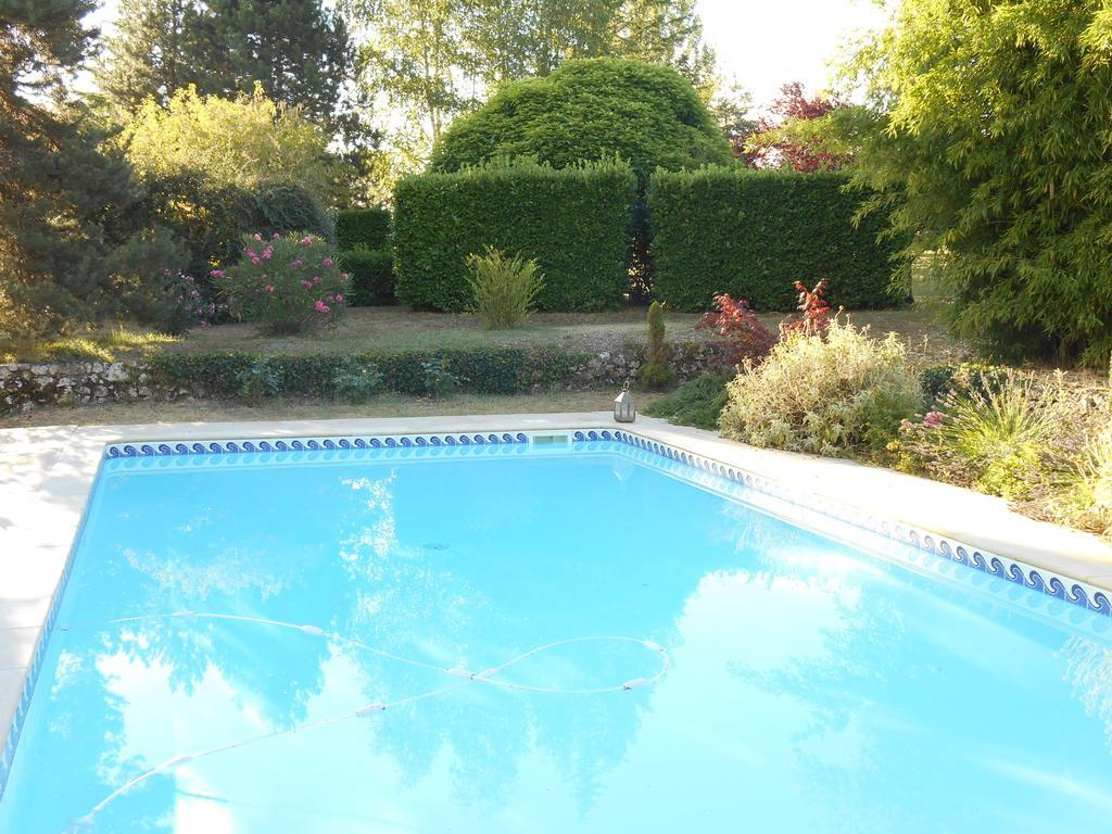 Le Colombier Bed & Breakfast Villeneuve-sur-Lot Ruang foto