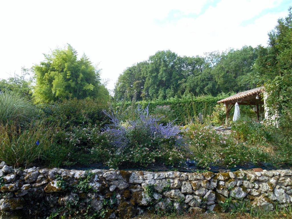 Le Colombier Bed & Breakfast Villeneuve-sur-Lot Bagian luar foto