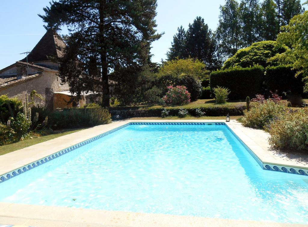 Le Colombier Bed & Breakfast Villeneuve-sur-Lot Bagian luar foto