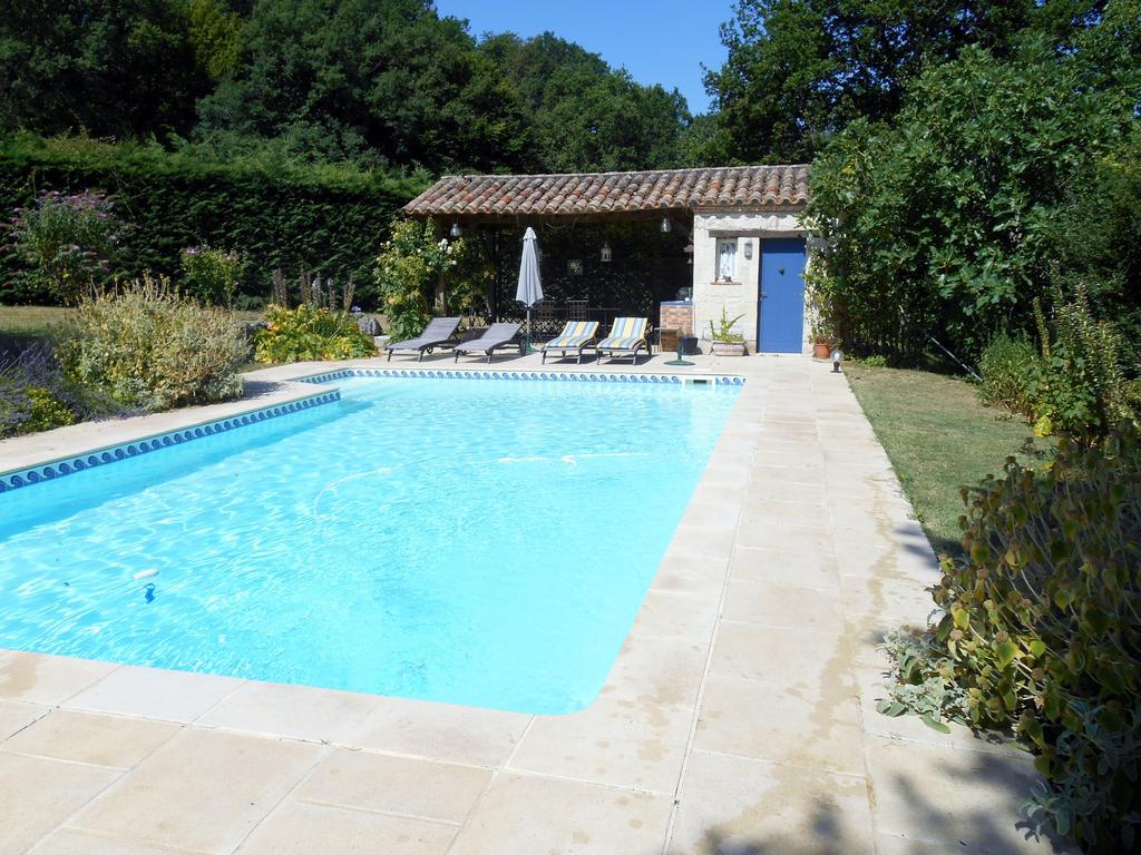 Le Colombier Bed & Breakfast Villeneuve-sur-Lot Bagian luar foto