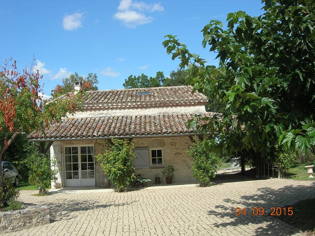 Le Colombier Bed & Breakfast Villeneuve-sur-Lot Bagian luar foto