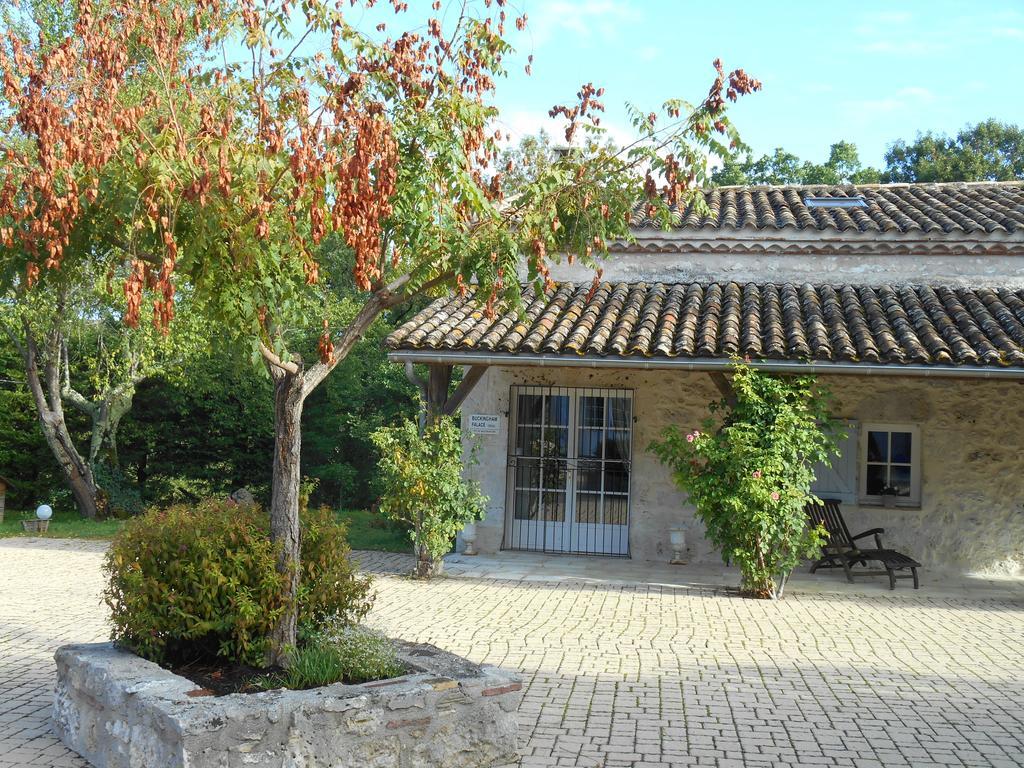 Le Colombier Bed & Breakfast Villeneuve-sur-Lot Bagian luar foto