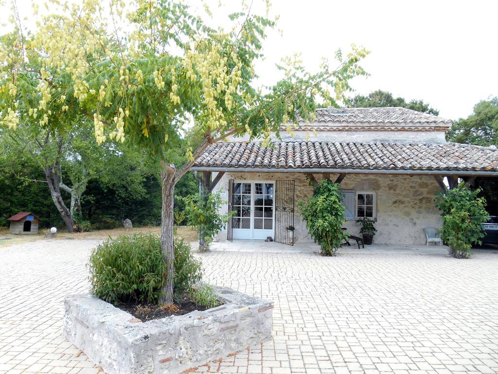 Le Colombier Bed & Breakfast Villeneuve-sur-Lot Bagian luar foto